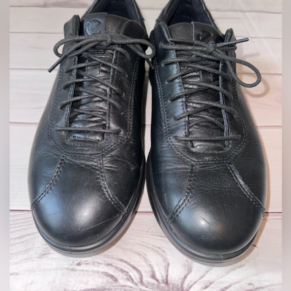 ECCO Aquet Black Leather Sneakers Women’s US 9 Danish Design Comfort Shoes - Picture 2 of 11